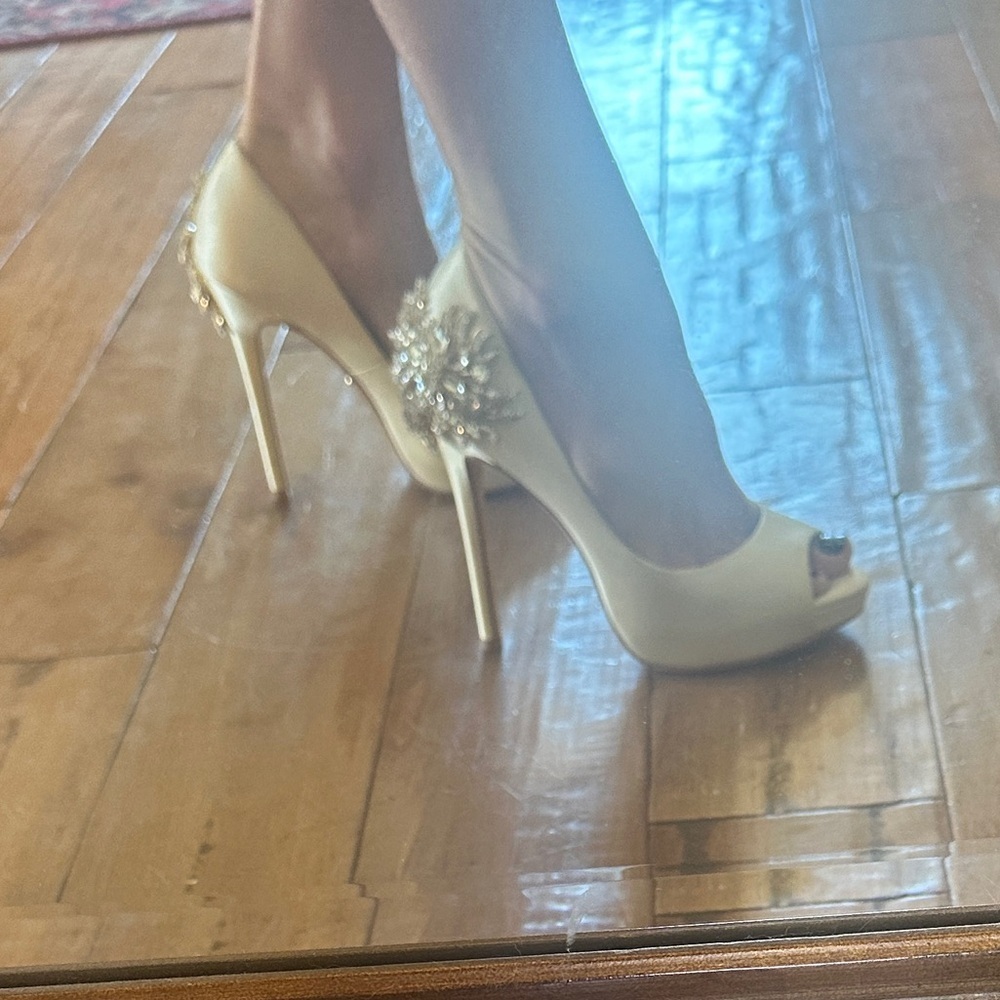Badgley Mischka Cream Wedding Stilettos with Crystal Embellishments - Picture 7 of 8